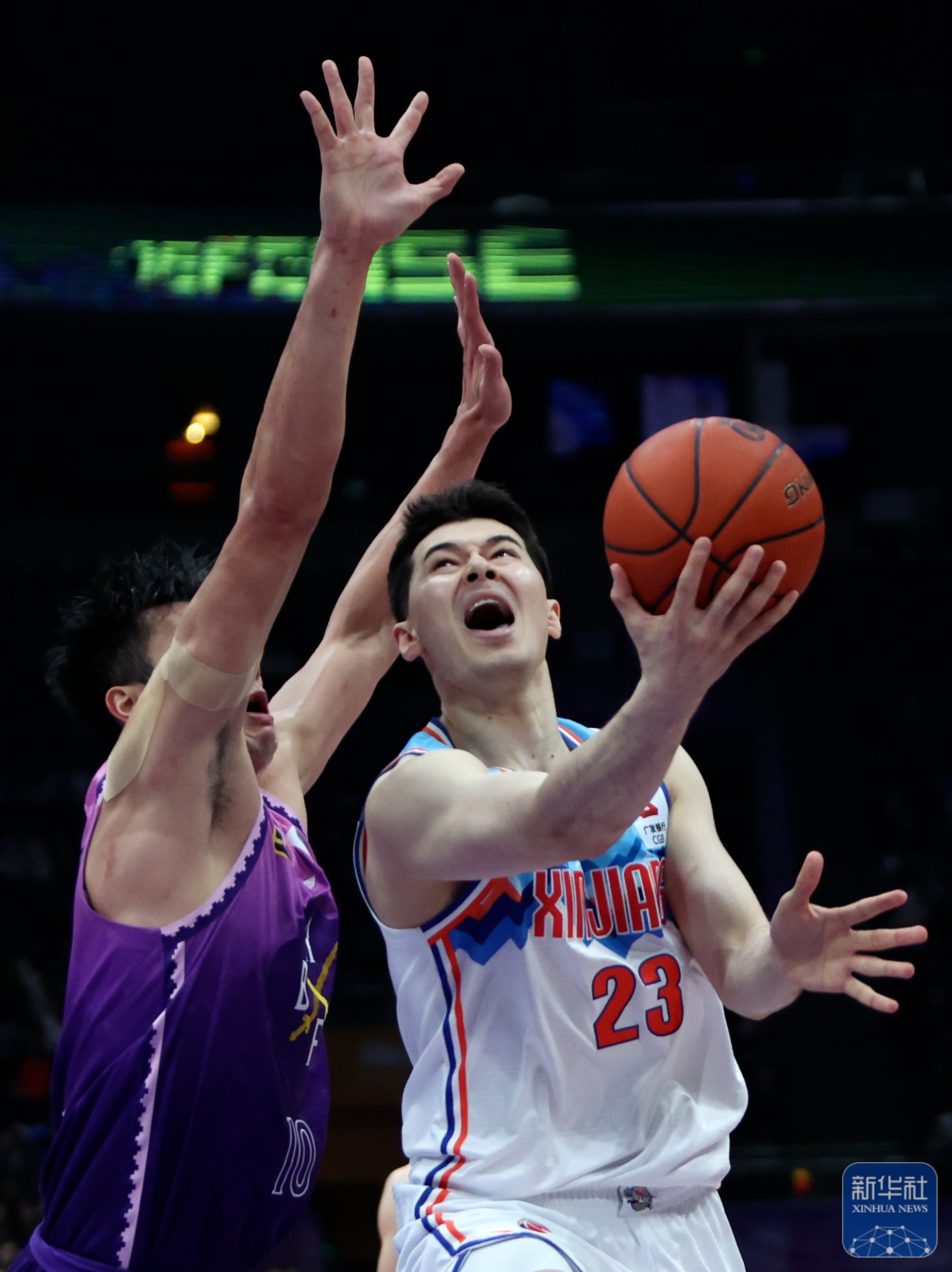 B体育体育官网入口-CBA球员在训练中不畏艰难,迎接挑战的简单介绍