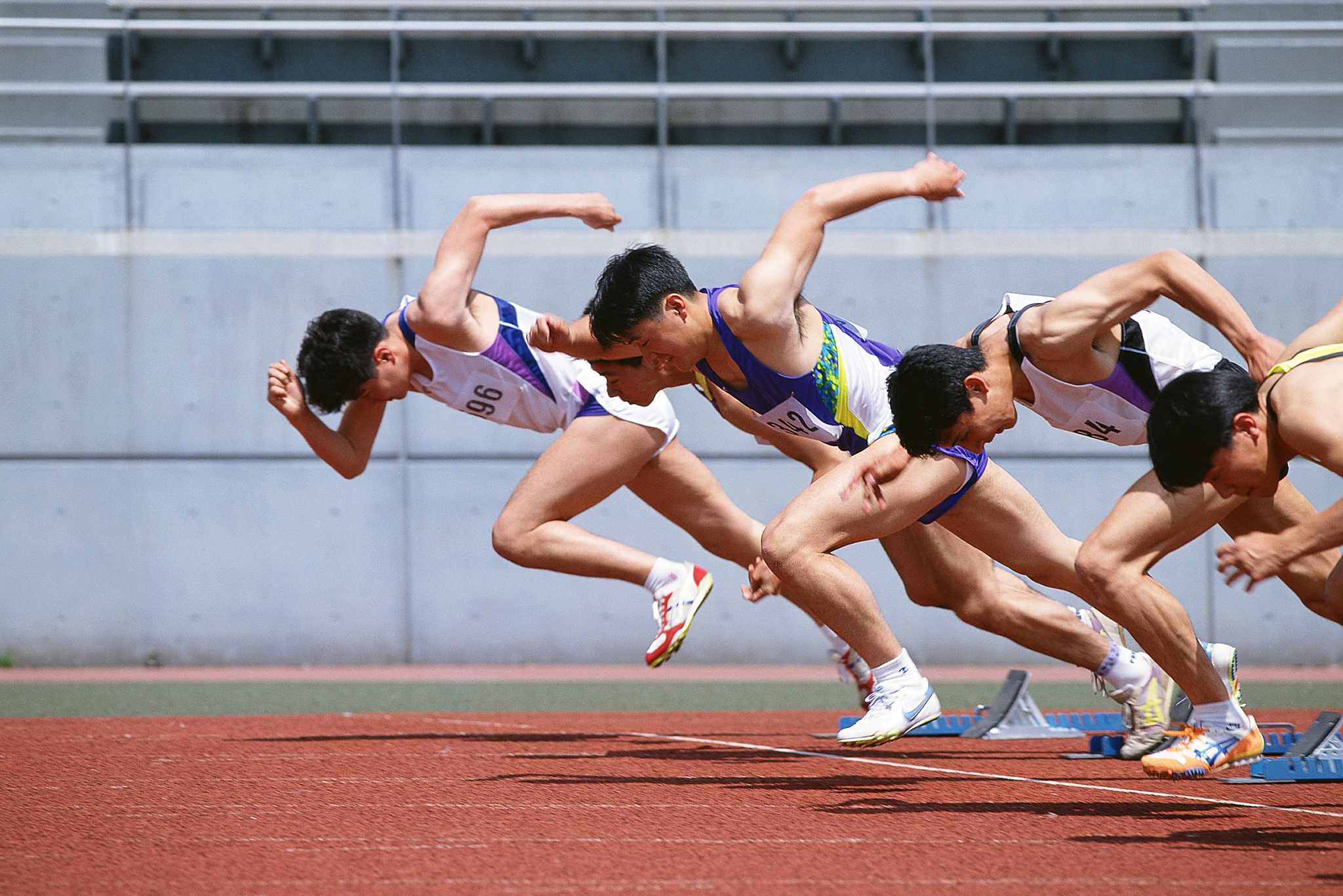 精彩田径选拔赛选手实力对决，分秒必争的简单介绍