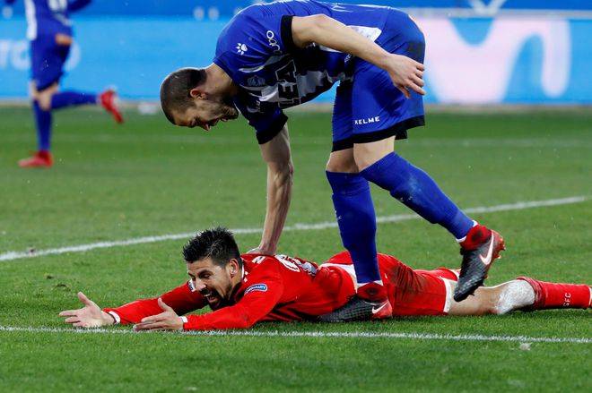 阿拉维斯防守稳固，主场零封对手