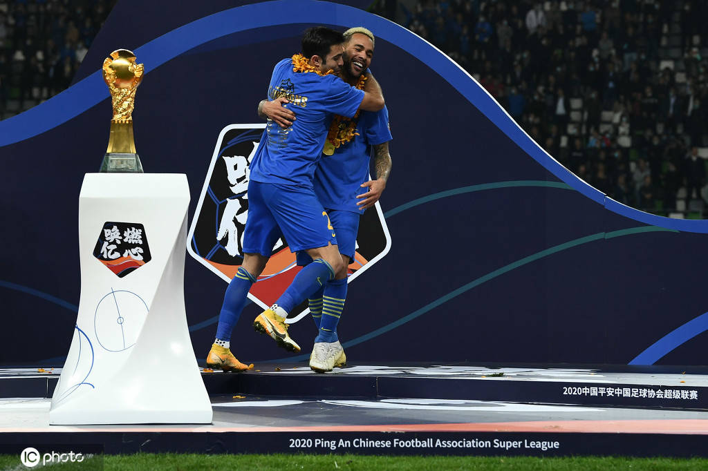 B体育体育官网app-苏宁外援发挥出色,助球队取得胜利