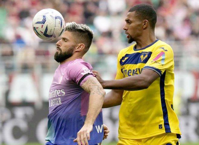 包含意甲赛场异军突起，球员表现引人瞩目的词条