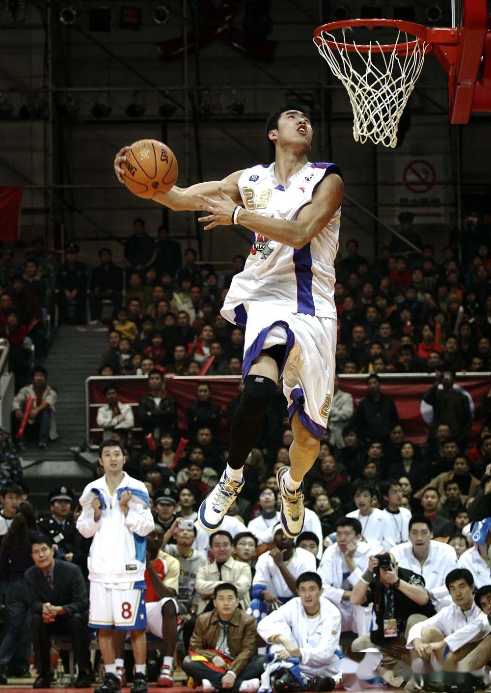 B体育体育网站-包含美洲篮球盛宴上空中接力,大赛绚烂上演现今的词条