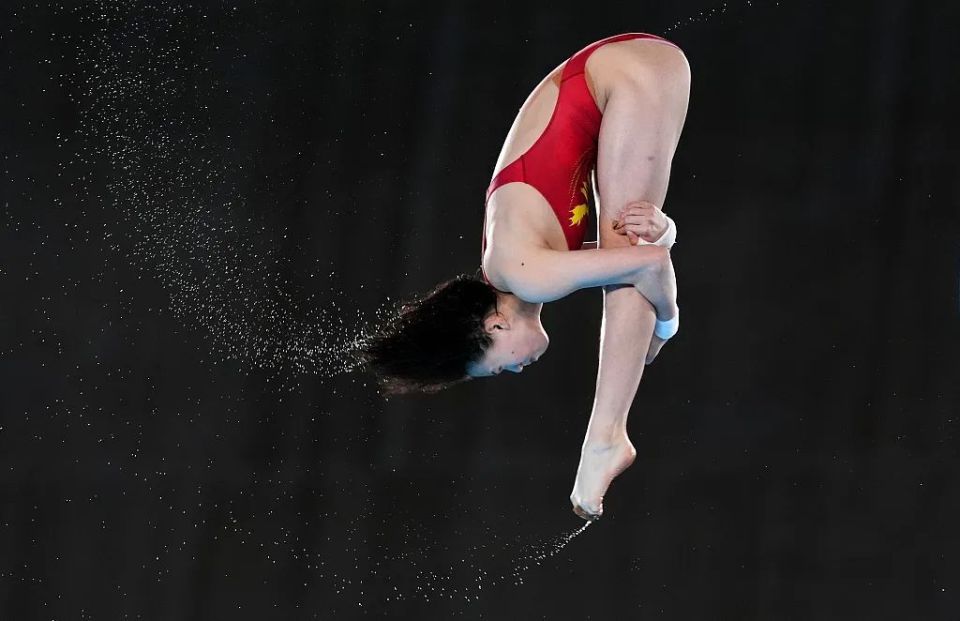 跳水女子三米板：中国选手包揽金银