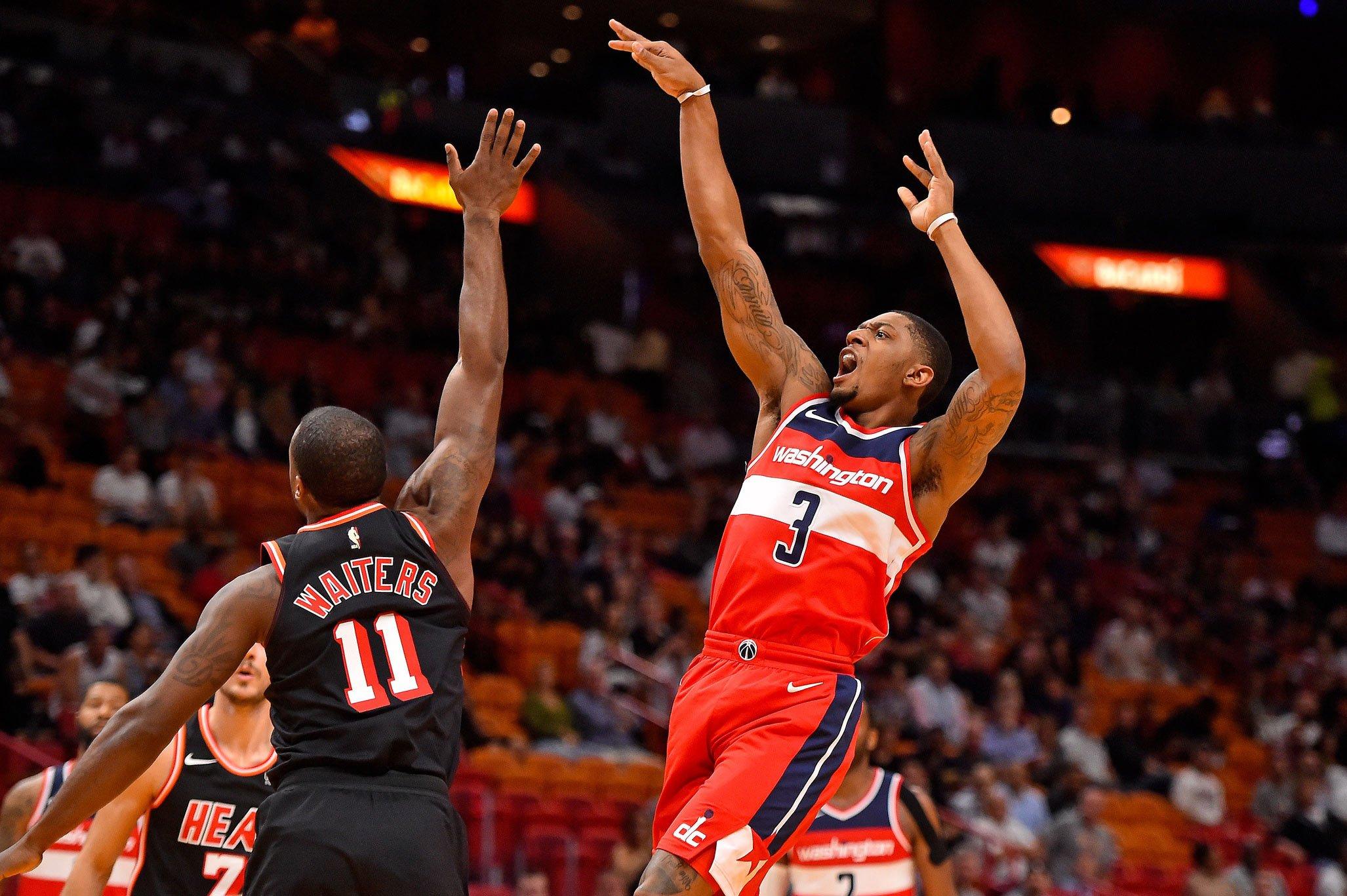 关于黄蜂主场大胜奇才结束四连败的信息 关于黄蜂主场大胜奇才结束四连败的信息