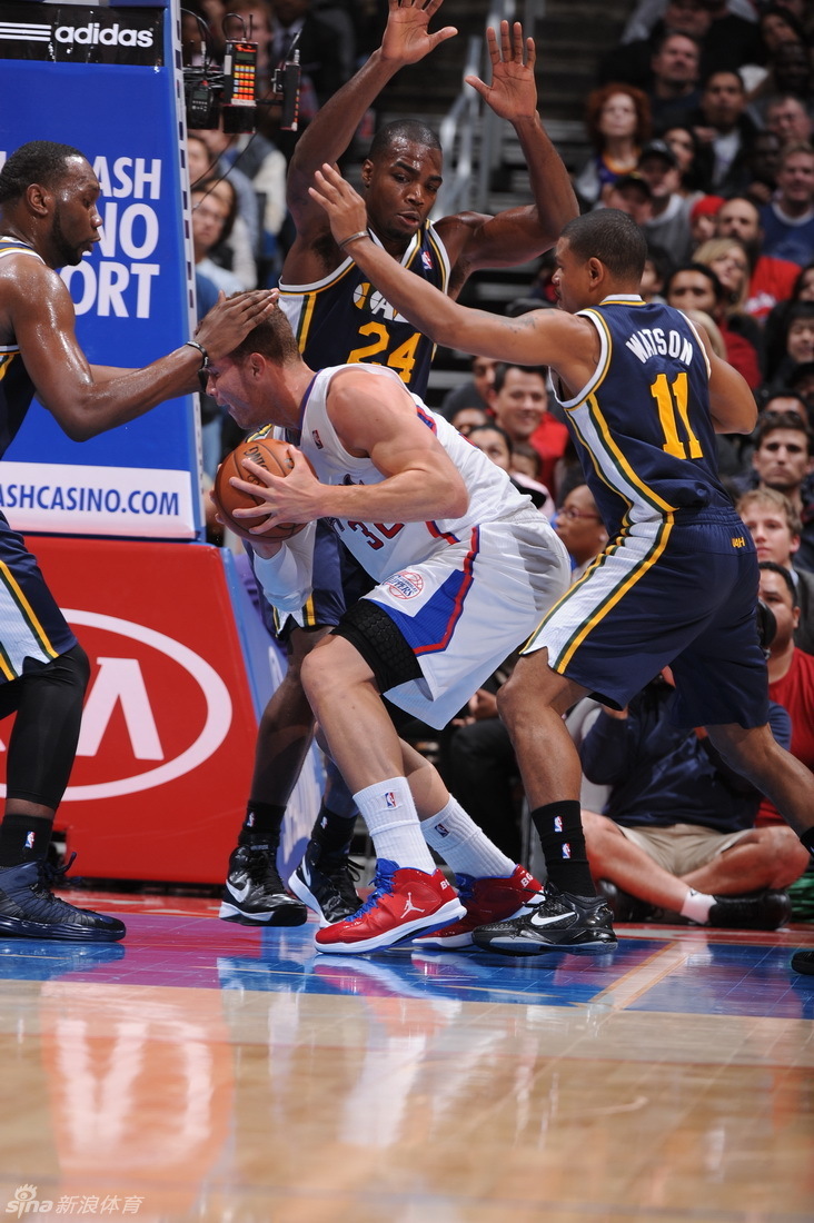 太阳逆转爵士,克劳福德发威18分 太阳逆转爵士,克劳福德发威18分