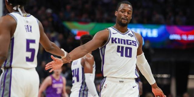 B体育体育官网-国王外线火力全面爆发，助球队终结连败的简单介绍