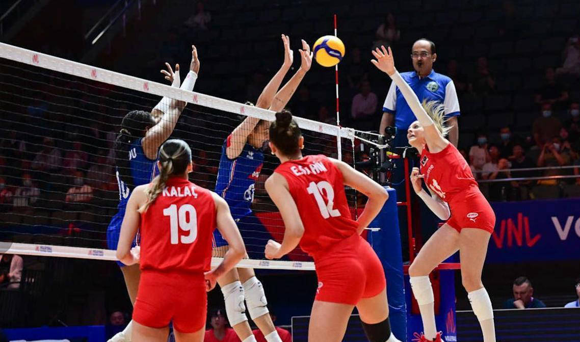 B体育体育网站入口-欧预赛：土耳其队再现火力，法国队遭遇挑战的简单介绍